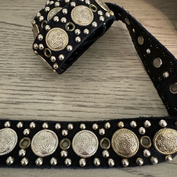 Vintage Sand Castle Belt - Picture 10 of 13